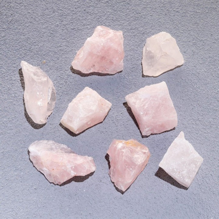 Камни кристаллы Розовый кварц 2-3см. 100гр.