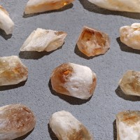 Камни кристаллы Бразильский цитрин 2-3см. 100гр.
