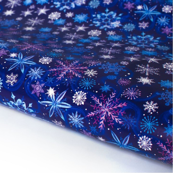 Бумага упаковочная глянцевая, Синие снежинки, 70×100 см.